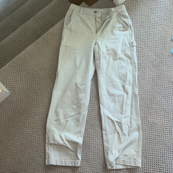 Aritzia Pants - TNA Gwenich pants (cargo style)
